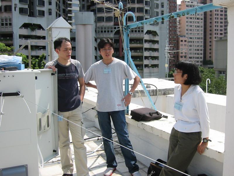 Jian with her students